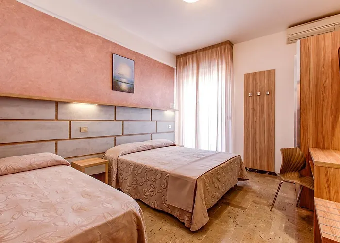 Splendid מלון 3*